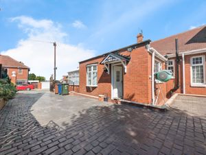 Photo 25- click for photo gallery